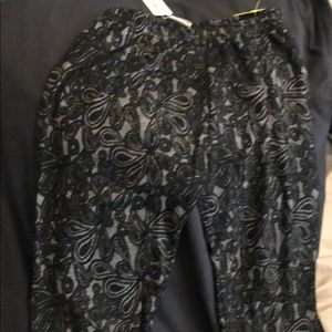Victoria Leland design leggings